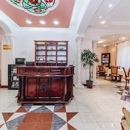 Madison Hotel
