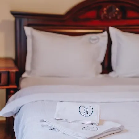 Madison 4* كراغوييفاك